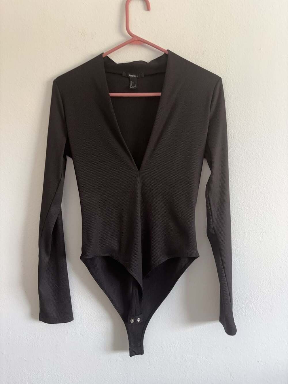 Forever 21 Black Ribbed Long Sleeve V-Neck Bodysuit size L